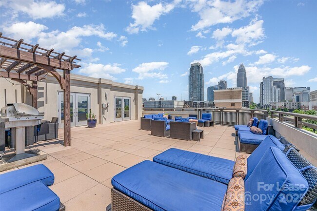 Photo - 718 W Trade St Unit 314