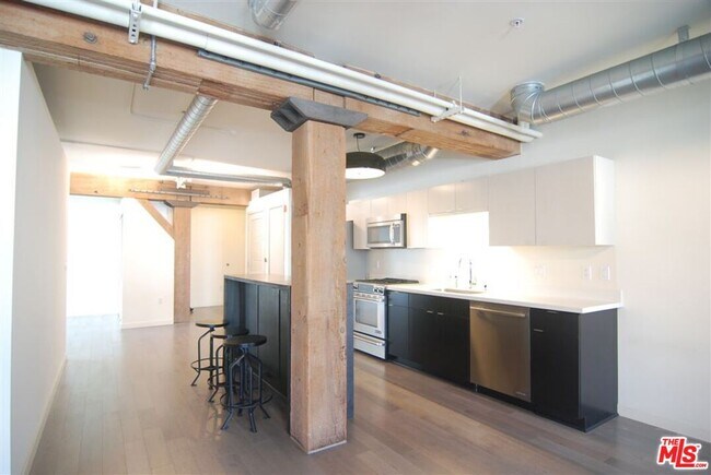 Photo - 527 Molino St Unit 208