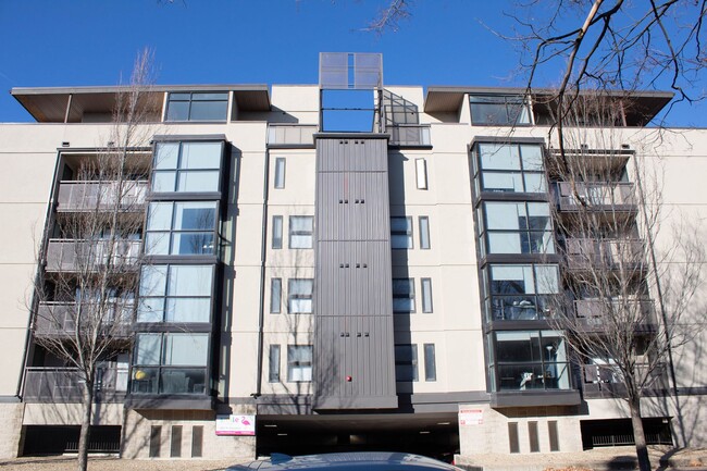 Photo - 1010 W Stoughton