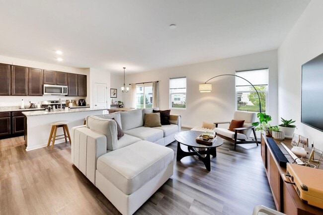 Photo - 420 Radcliff Ln