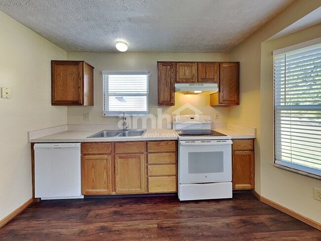 Photo - 1960 Queens Meadow Ln