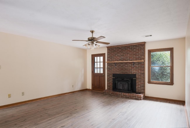 Photo - 1190 Duncan Rd