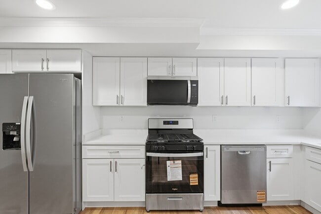 Photo - 2212 Cambridge St