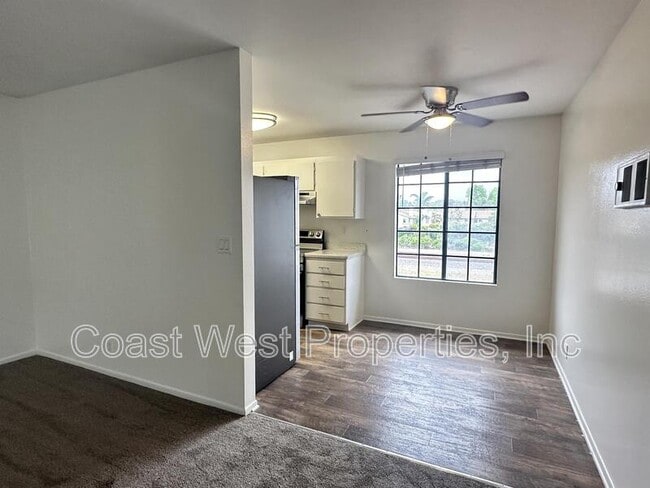 Photo - 382 Acacia Ave