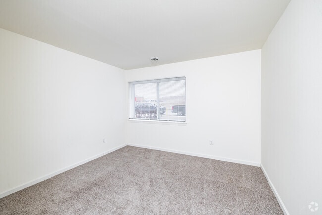 2BR, 1BA - 1,020SF - Bedroom