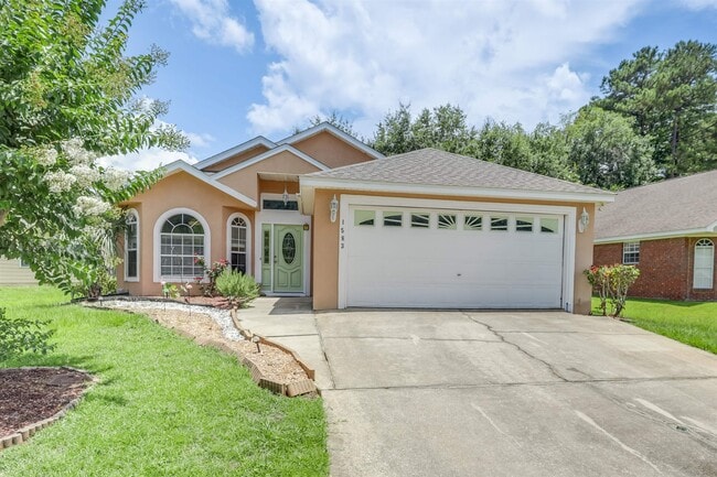 Photo - 1583 Applewood Way