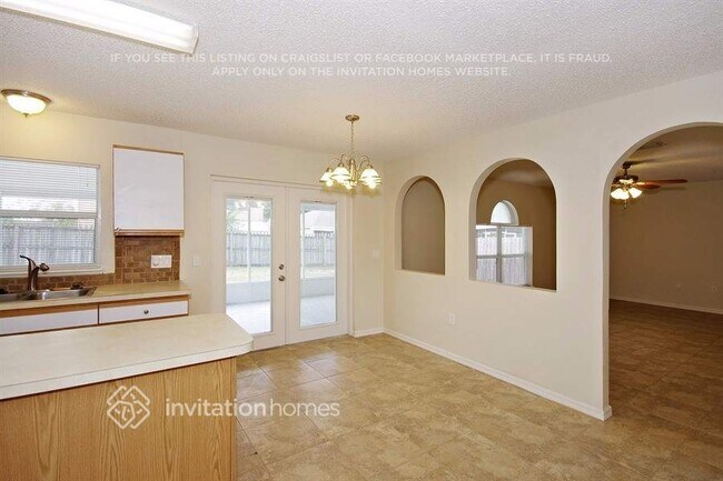 Photo - 6702 Lorain St