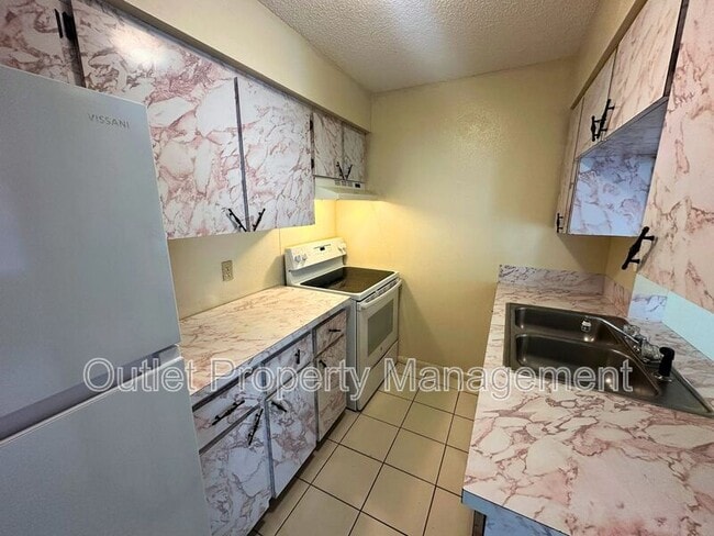 Photo - 325 N 5th St Unit 325-5