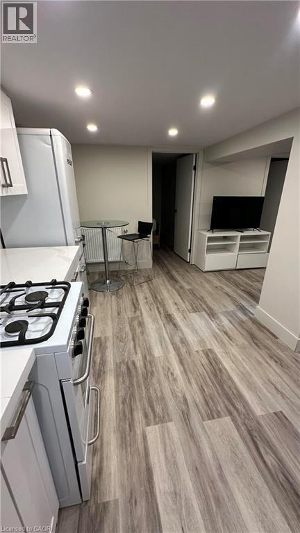 Photo - 155 Wentworth St S