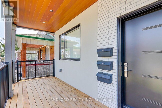 Photo - 115 Livingstone Ave