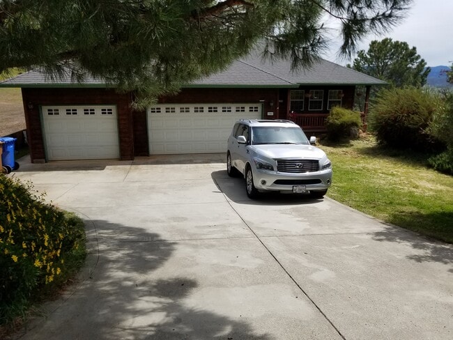 Building Photo - 17860 Deer Hill Rd Rental