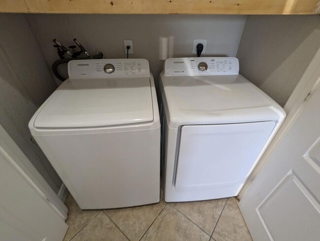 Photo - 4910 Cambridge St