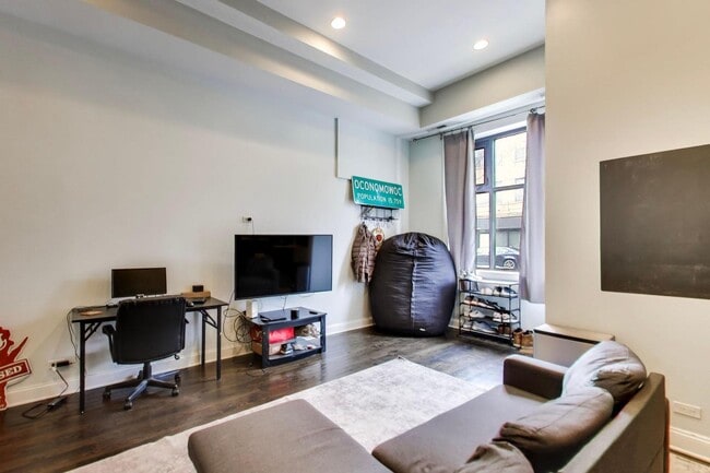 Photo - 3815 N Kedzie Ave Unit 1N