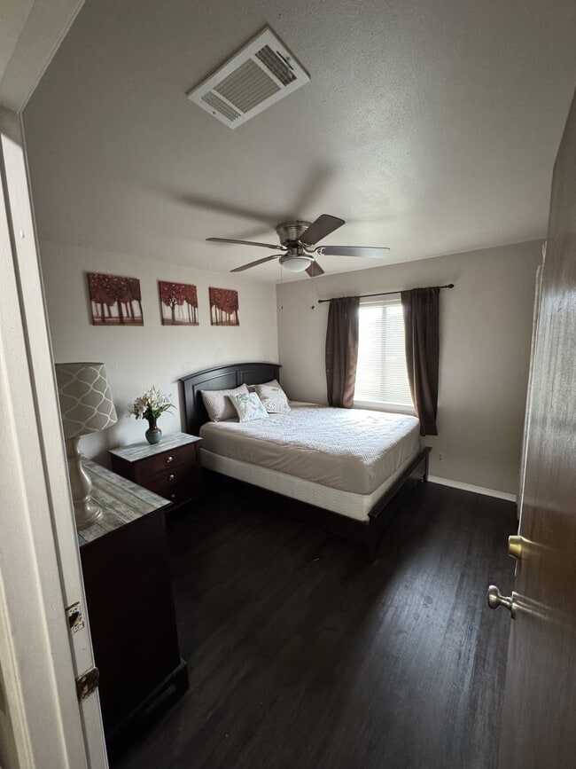 Photo - 406 Greycliff Dr