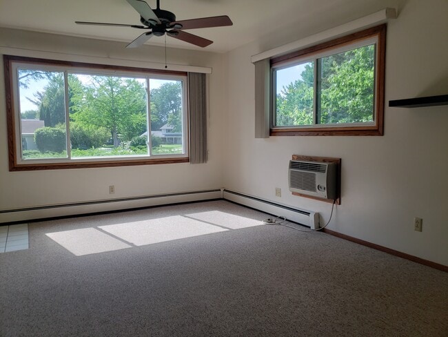 Photo - 5200 Schofield St