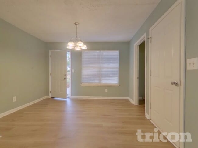 Photo - 303 Mephisto Cir