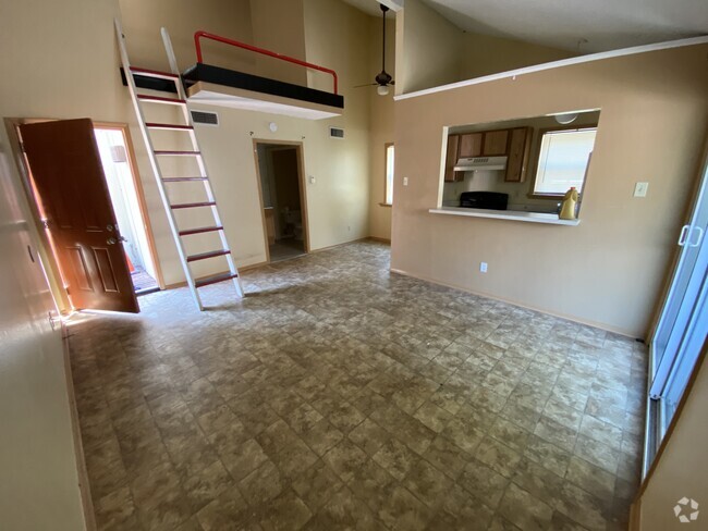 Building Photo - 702 W 22nd St Rental
