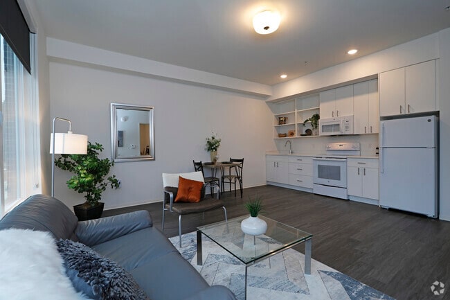 2BR, 1BA - 655SF