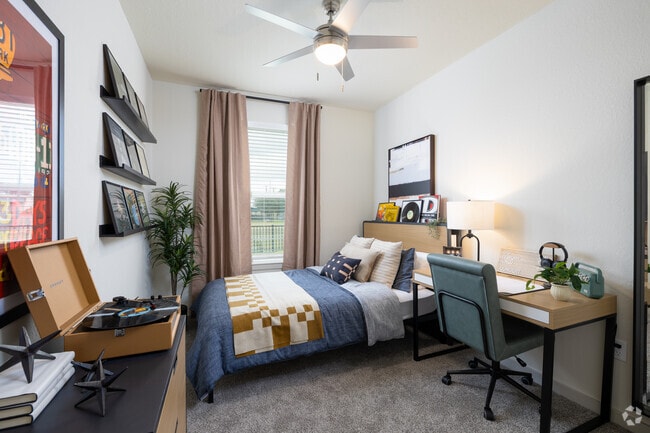 4BR, 4BA - 1,352SF - Bedroom
