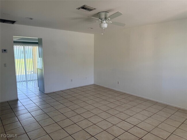 Photo - 721 Gilbert Ave S