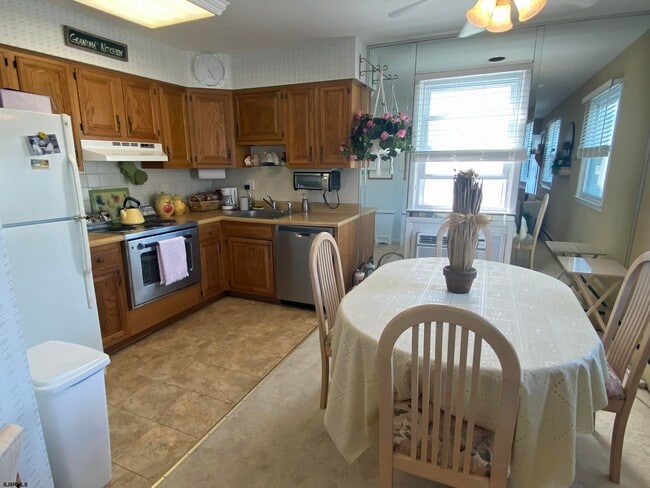 Photo - 9506 Ventnor Ave Unit 12