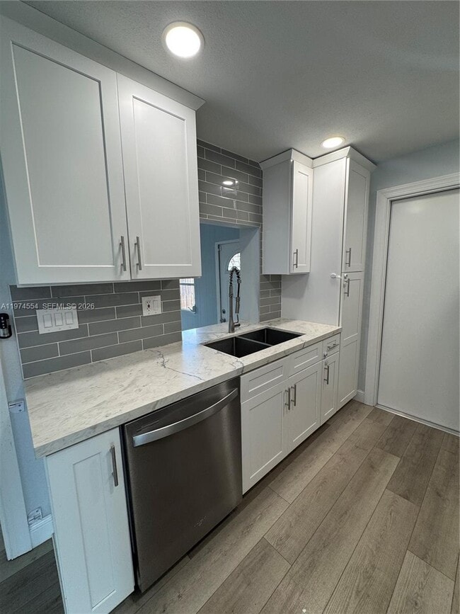 Photo - 6868 NW 28th St