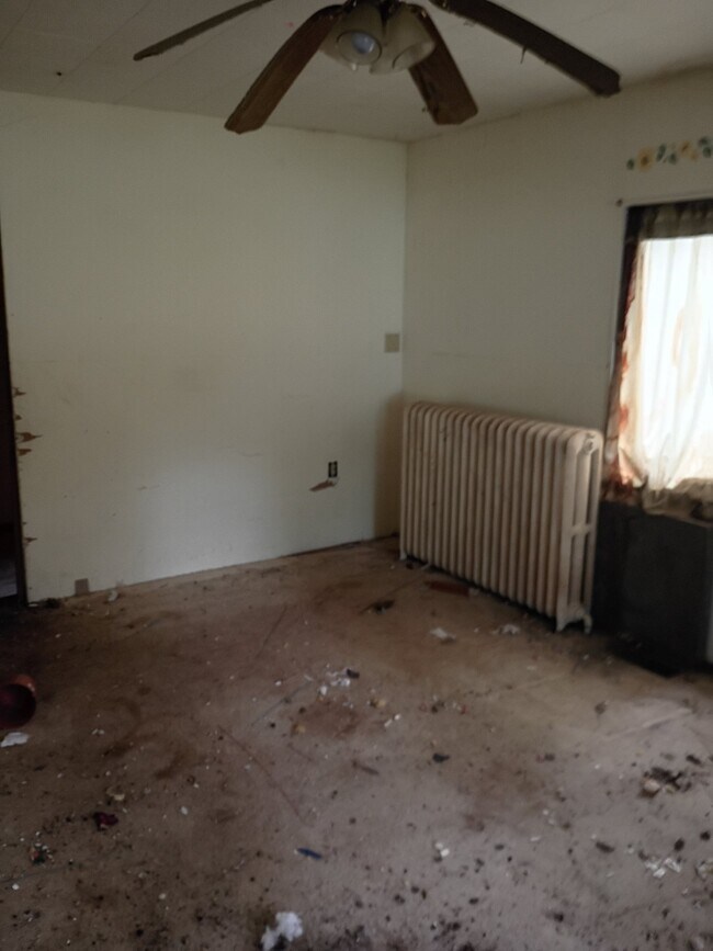 Photo - 303 Cedar St