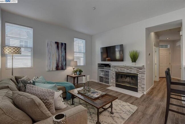 Photo - 3179 Calimanco Cmn