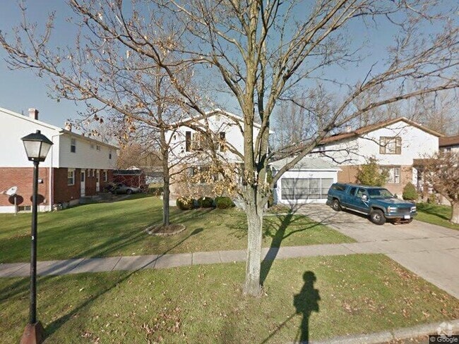 Building Photo - 87 Jeffrey Dr Unit Lower Rental