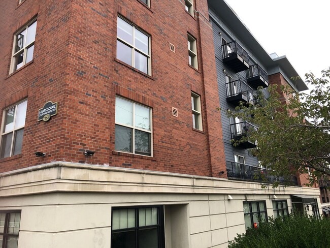 Building Photo - Fairhaven Harris Square Studio Condo For Rent in Historic Fairhaven