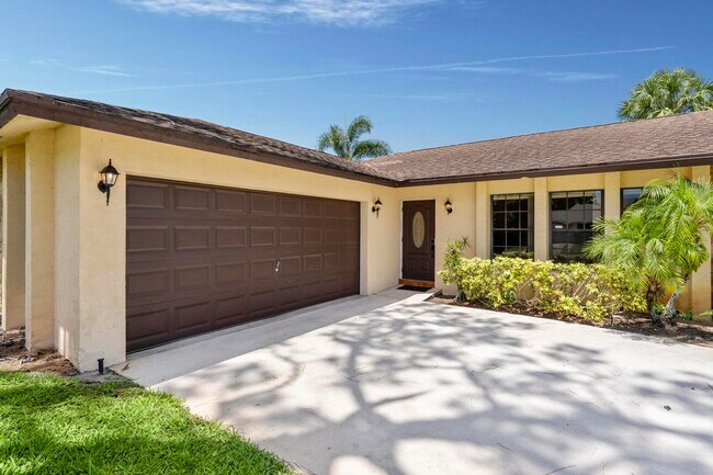 Photo - 621 Cashiers Dr