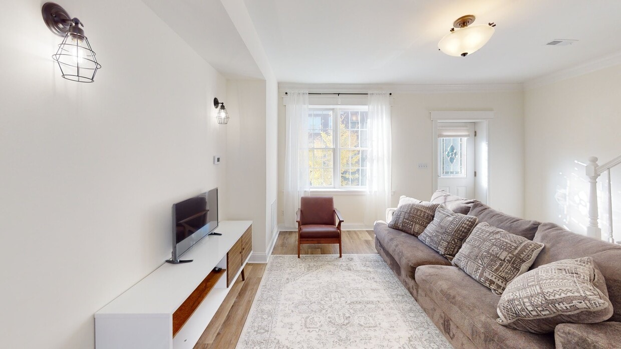 Photo - Private bedroom in 2 bed/2 bath Home