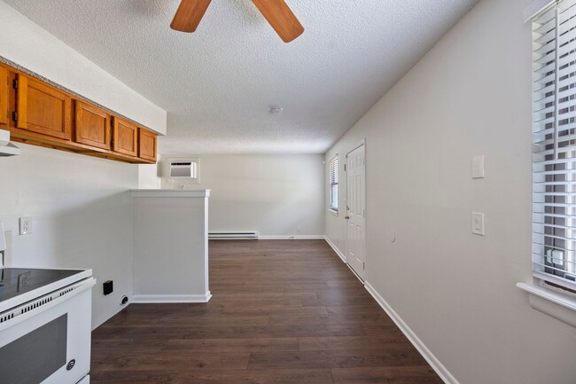 Photo - 4432-4434 Central Valley Dr Unit 4432 Central Valley