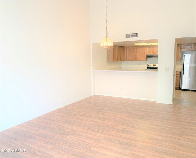 Photo - 1111 W Summit Pl