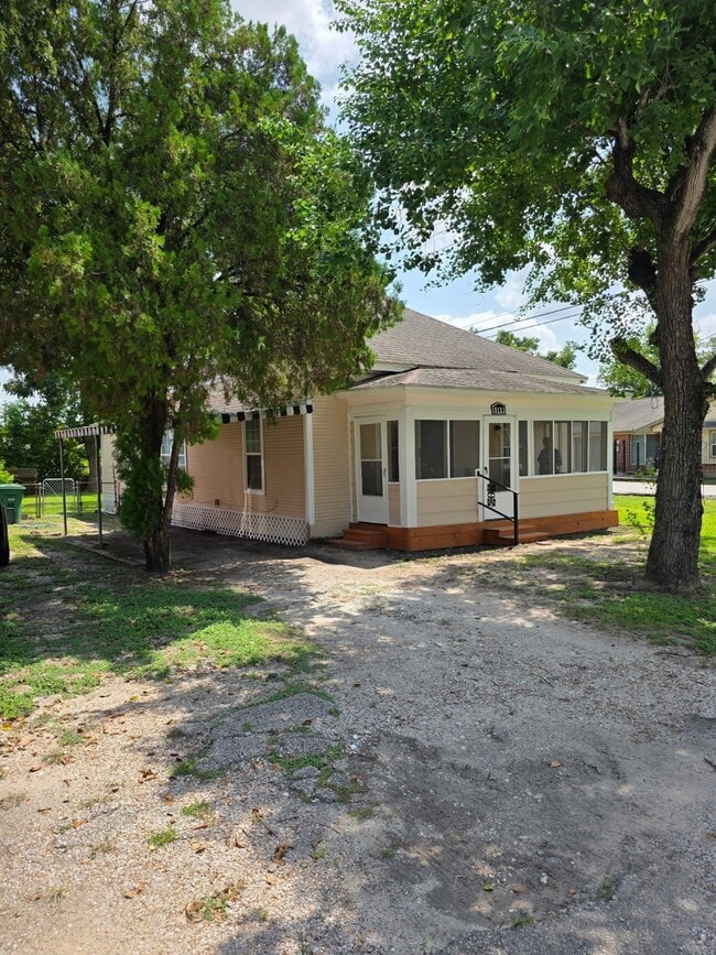 Photo - 8133 Brandon St House