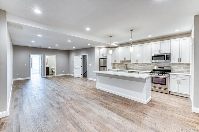 Photo - 78 Roslyn Rd Unit 201