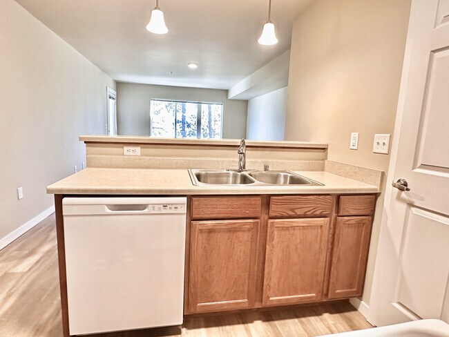 1 habitación, 1 baño, 647 pies cuadrados - Assembly Trail