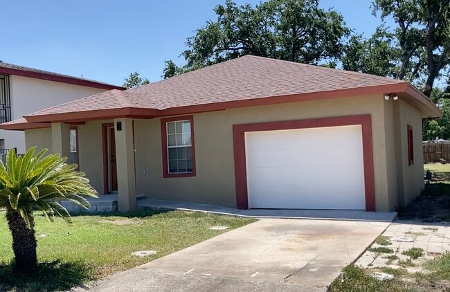 Photo - 2113 W Barcelona Ave House