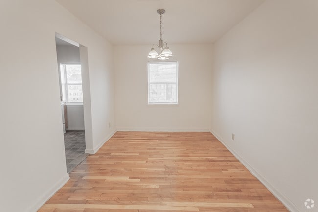 1BR,1BA,-655SF