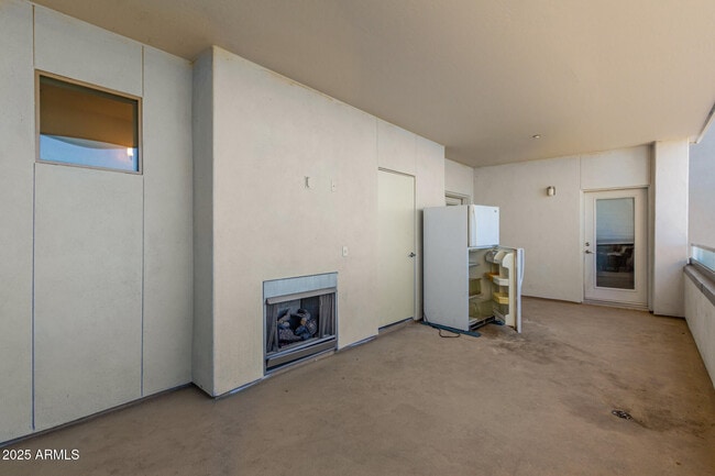 Building Photo - 945 E Playa Del Norte Dr Unit 3004