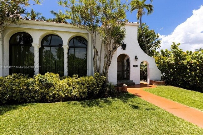 Photo - 1134 Harrison St