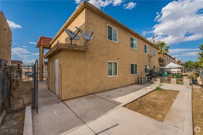 Building Photo - 5303 Del Gado Dr Rental