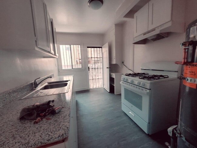 Photo - 2360 W. 18th St