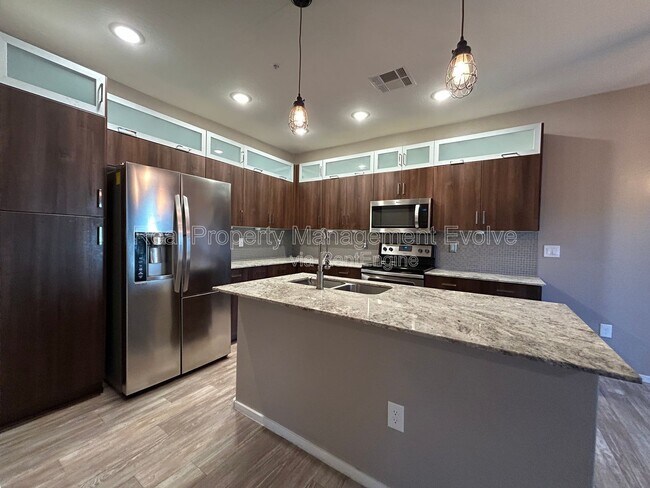 Photo - 2329 E Hidalgo Ave