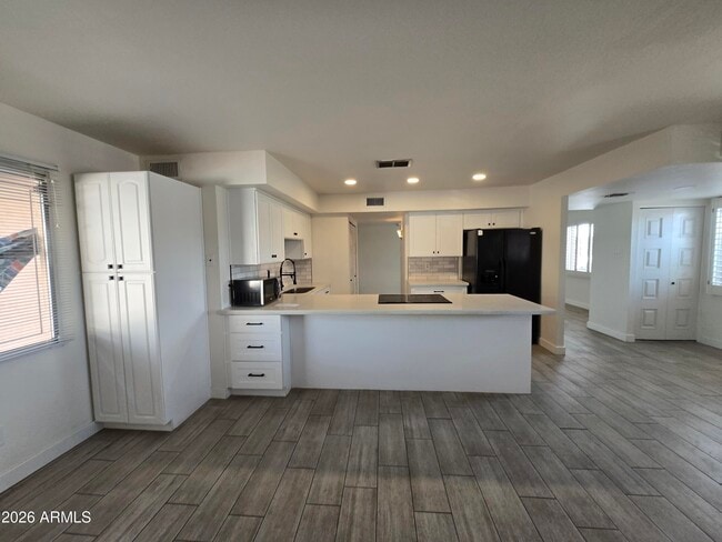 5117 W Acoma Dr