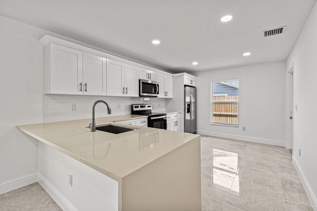 Photo - 427 Barnett St