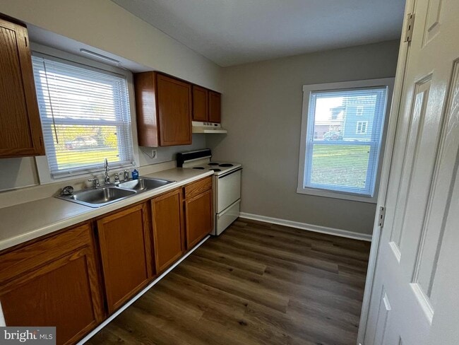 Photo - 7889 Main St Unit 1