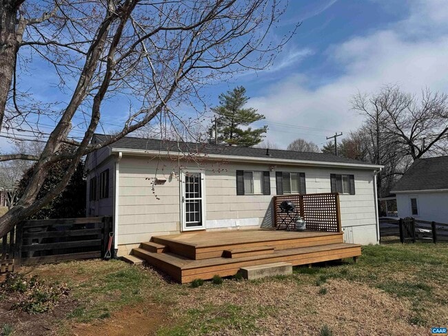 Building Photo - 402 Harris Rd