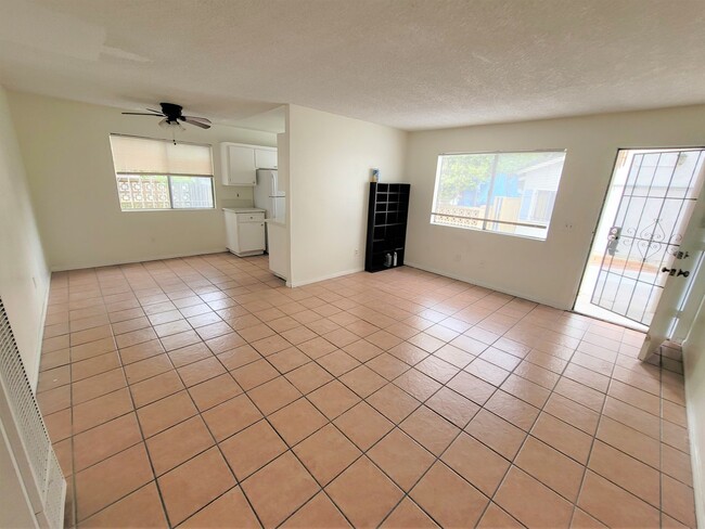 Building Photo - 4758 Imperial Ave Unit 4