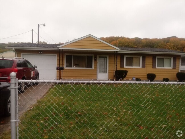 Building Photo - Mishawaka 3 bed 1 1/2 bath by Marion Highs... Rental